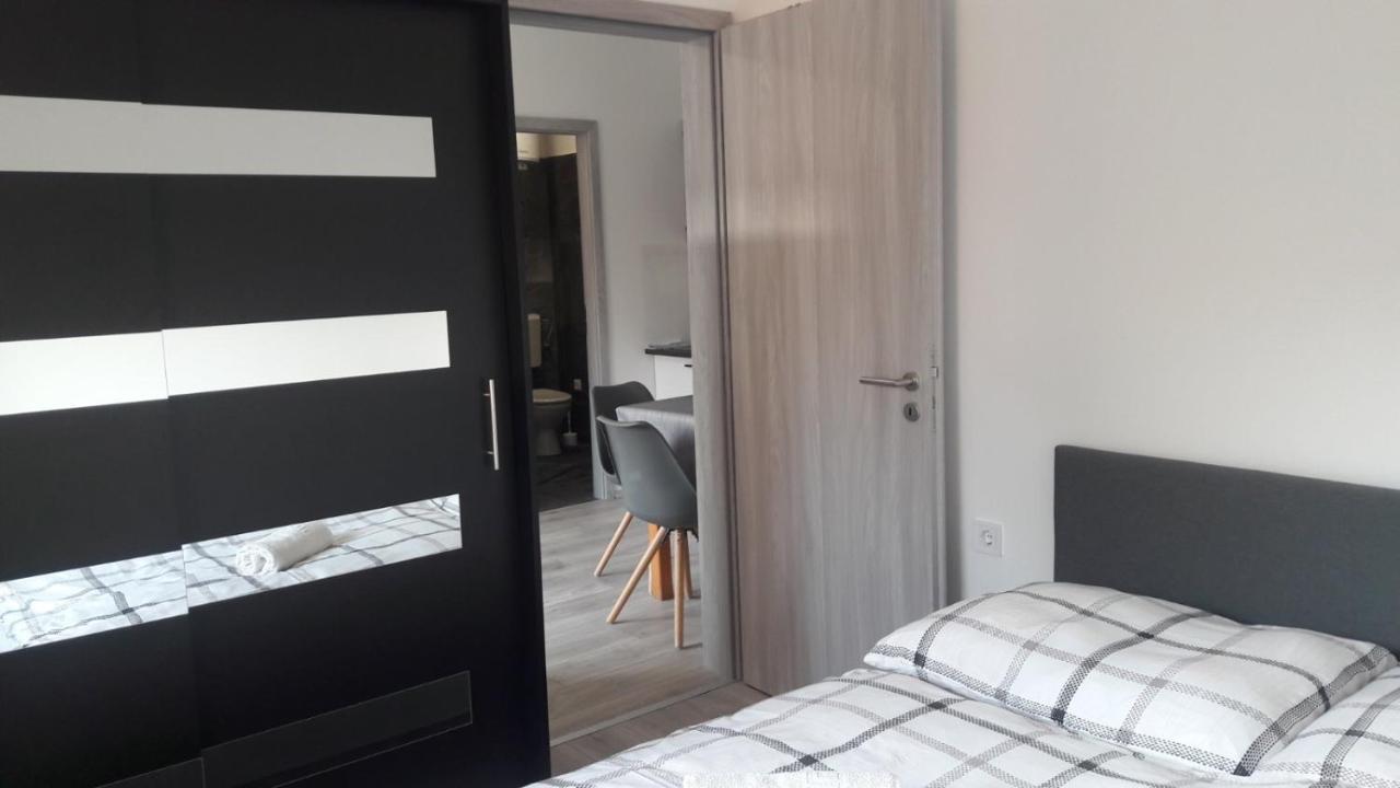 Mohacs Apartman Exteriör bild